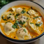 Soupe thaï réconfortante aux raviolis